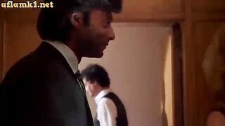 زوج يقنع زوجته بممارسة الجنس مع رجل اخر - سكس مترجم