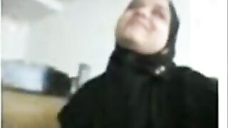 مغربية تمص لعشيقها في المدرسة - افلام سكس
