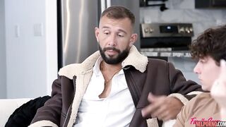 زوجان منحرفان ينيكان فتيات من مأوى بعنف